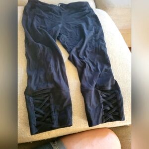 * MNY size large black caprice, criss cross legs, good condition